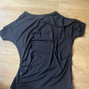 Athletes ruched black top